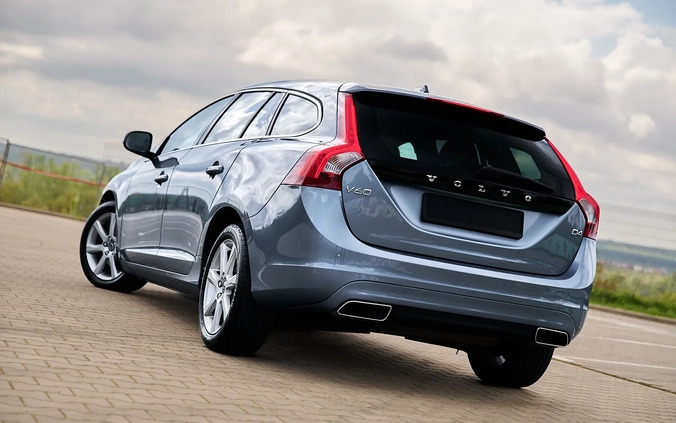 Volvo V60 cena 57800 przebieg: 207000, rok produkcji 2017 z Zawiercie małe 781